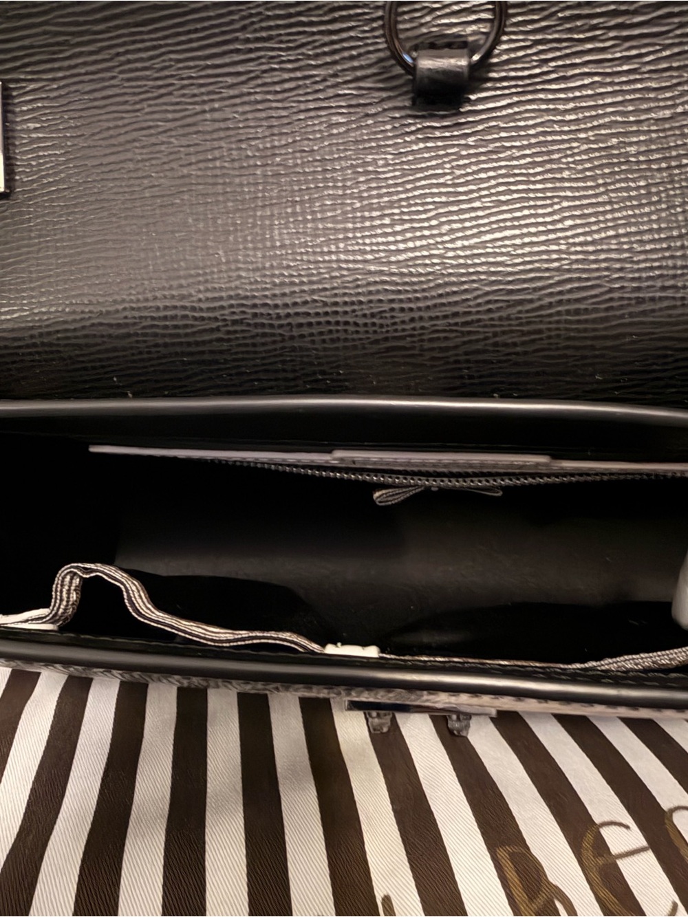 henri bendel Black Floral Crossbody πΊπΈ - Picture 7 of 8
